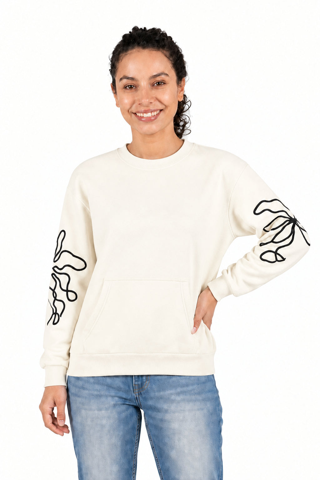 Sudadera cuello redondo con bordado en mangas