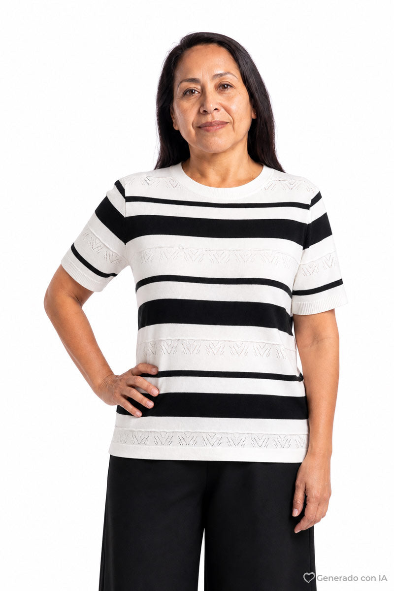 Playera rayada con textura y manga corta