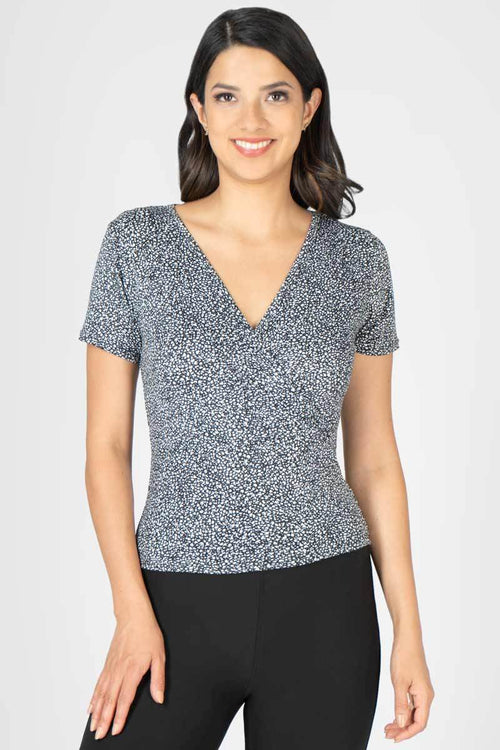 Blusa estampada escote v