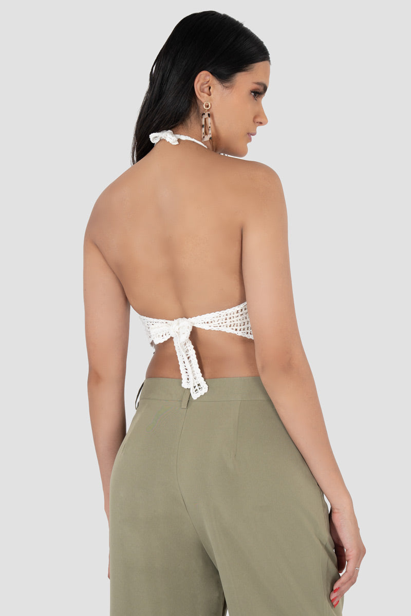 Blusa crop de crochet cuello halter