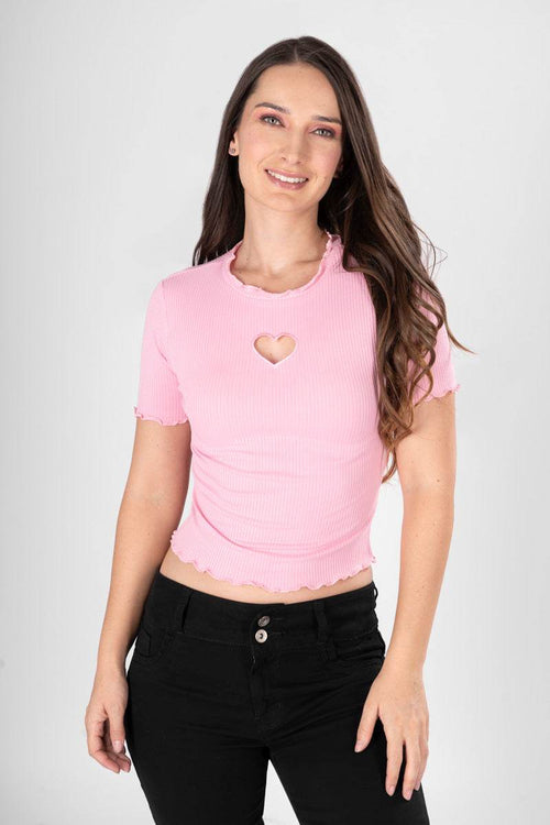 Playera con detalle de corazón en escote y manga corta