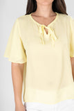 blusa manga campana con amarre en escote (7209198944323)