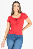 Blusa con amarre en escote