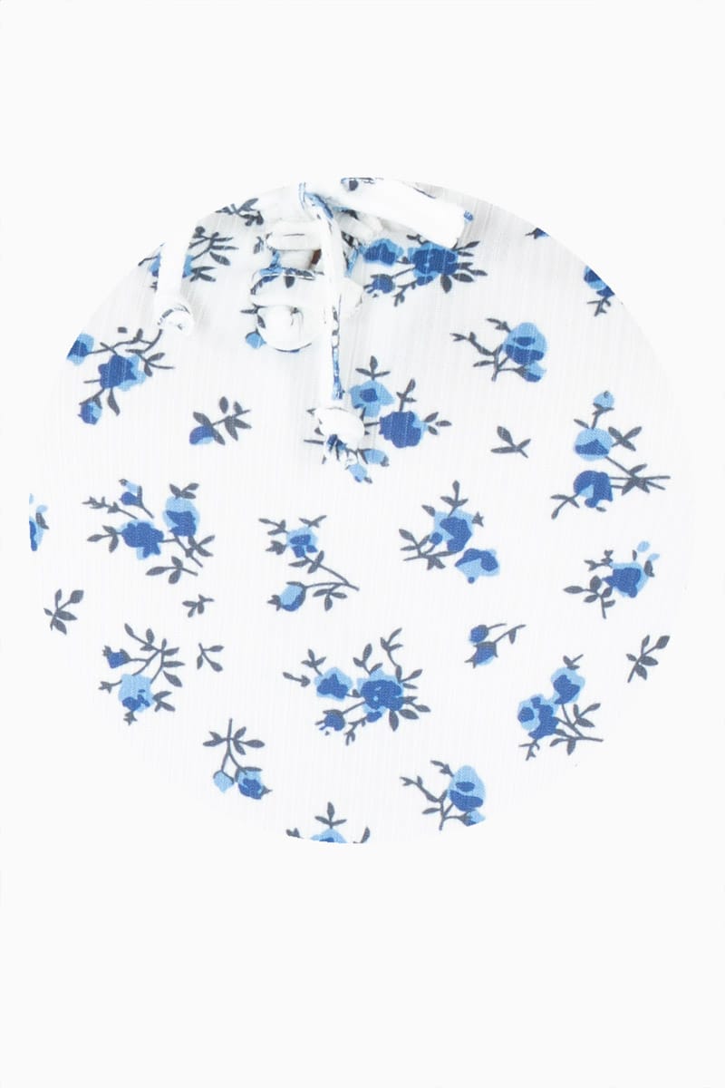 Playera floral manga corta