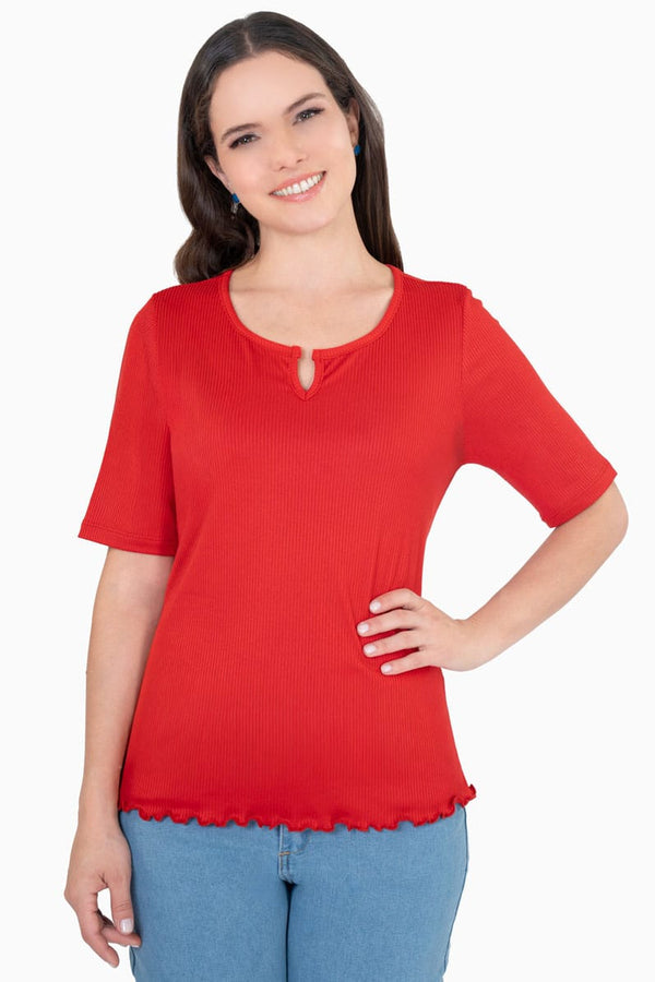 Playera con detalle en escote