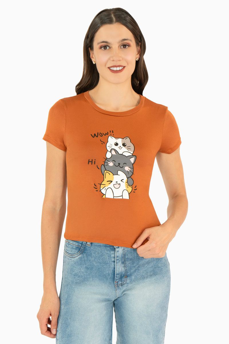 Playera con estampado de gatitos
