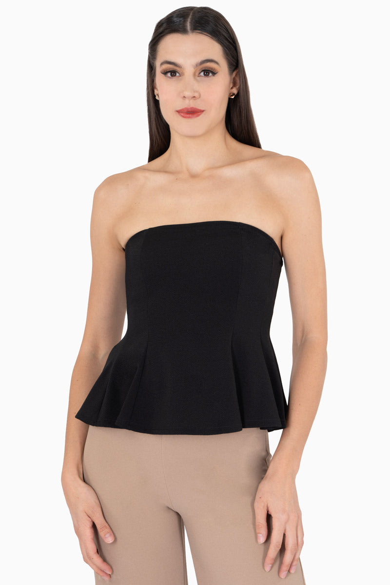 Blusa lisa strapless con peplum
