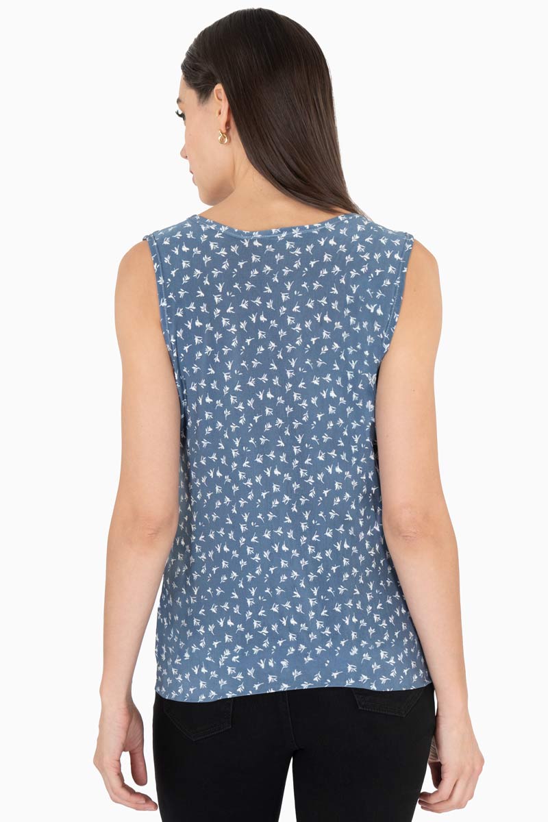 Blusa sin mangas con estampado floral y detalle en escote