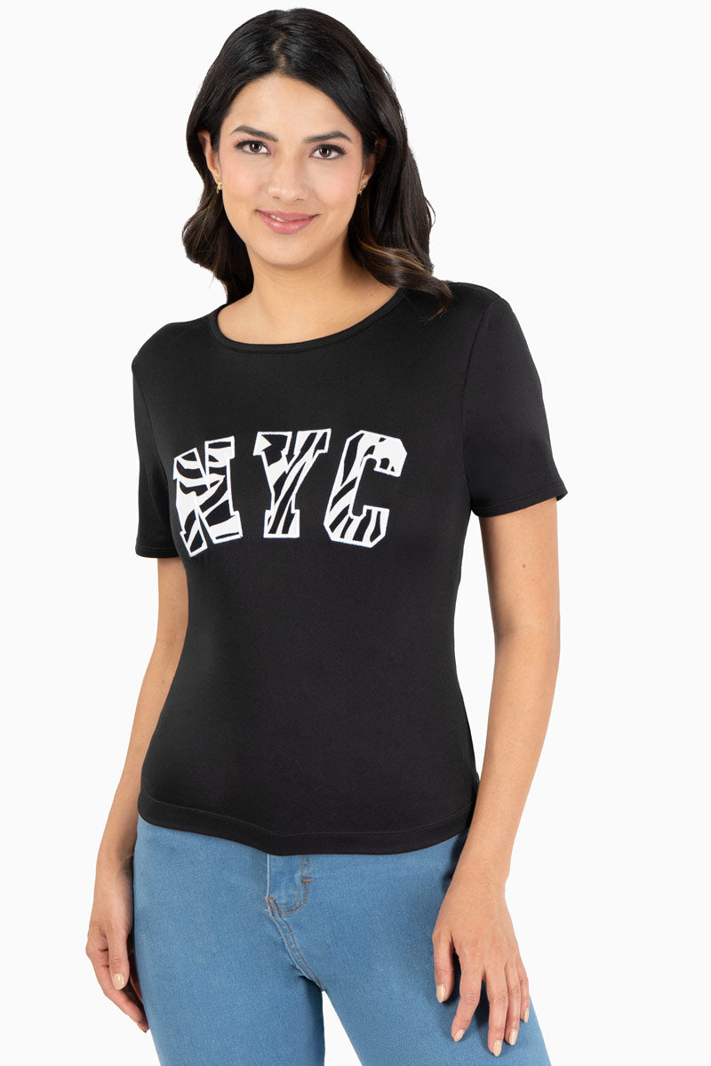 Playera escote redondo con estampado NYC