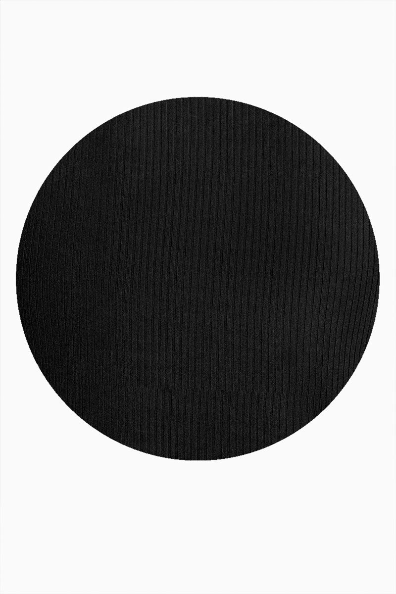 Playera detalle en animal print y aberturas ajustables en costados