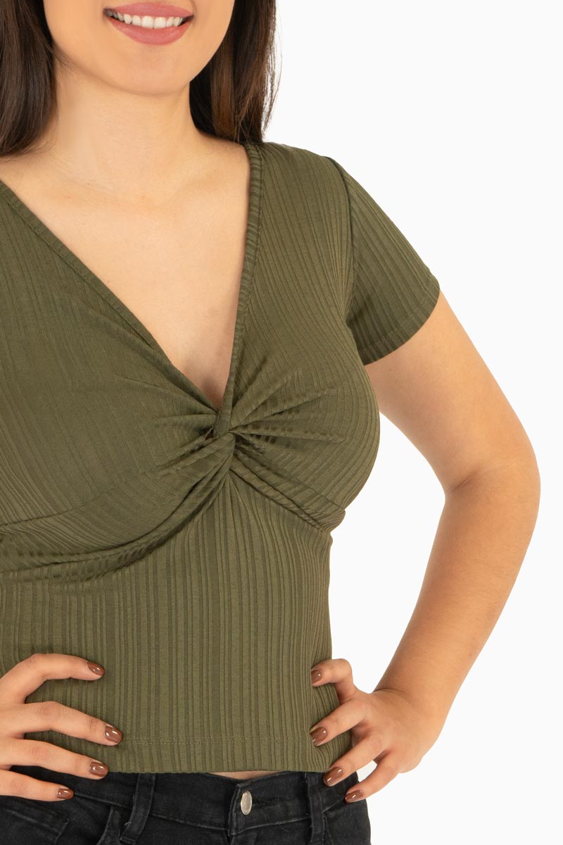 Blusa manga corta y escote v con nudo