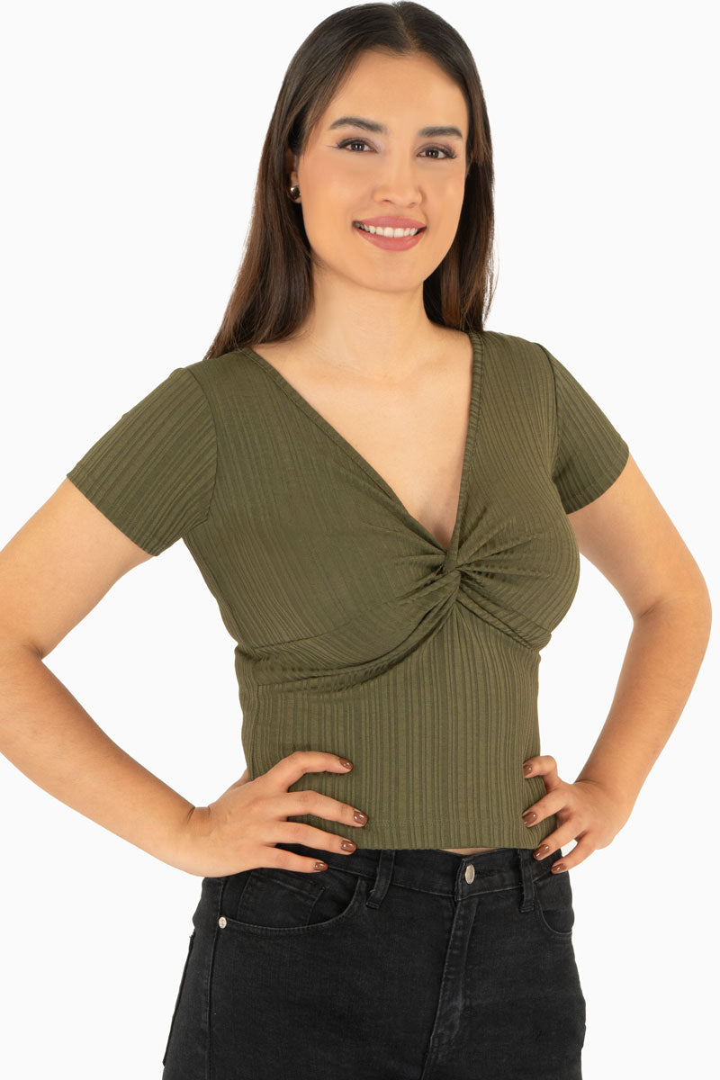 Blusa manga corta y escote v con nudo