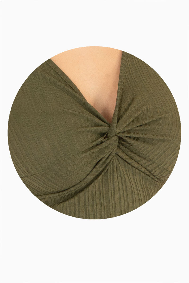 Blusa manga corta y escote v con nudo