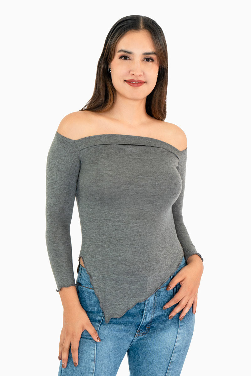Blusa manga larga con hombros descubiertos