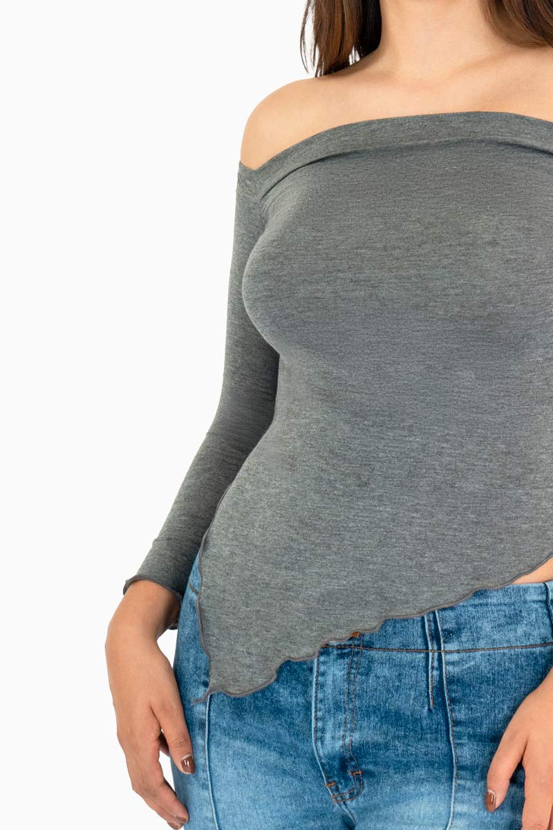 Blusa manga larga con hombros descubiertos