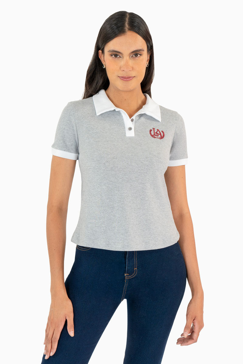Playera polo con bordado en pecho y manga corta