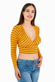 Blusa crop de rayas y escote v profundo
