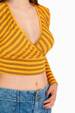 Blusa crop de rayas y escote v profundo