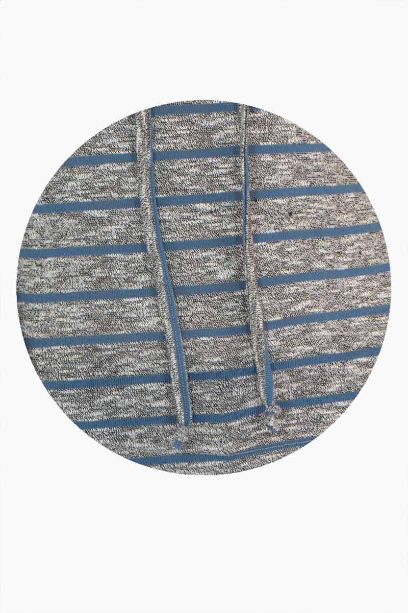 Playera tejida manga larga con capucha