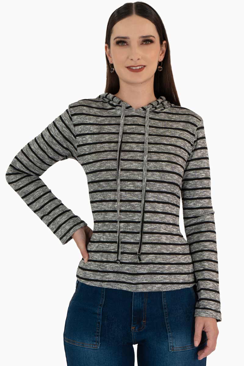 Playera tejida manga larga con capucha