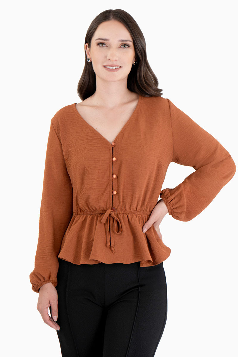 Blusa manga larga con ajuste en cintura y botones