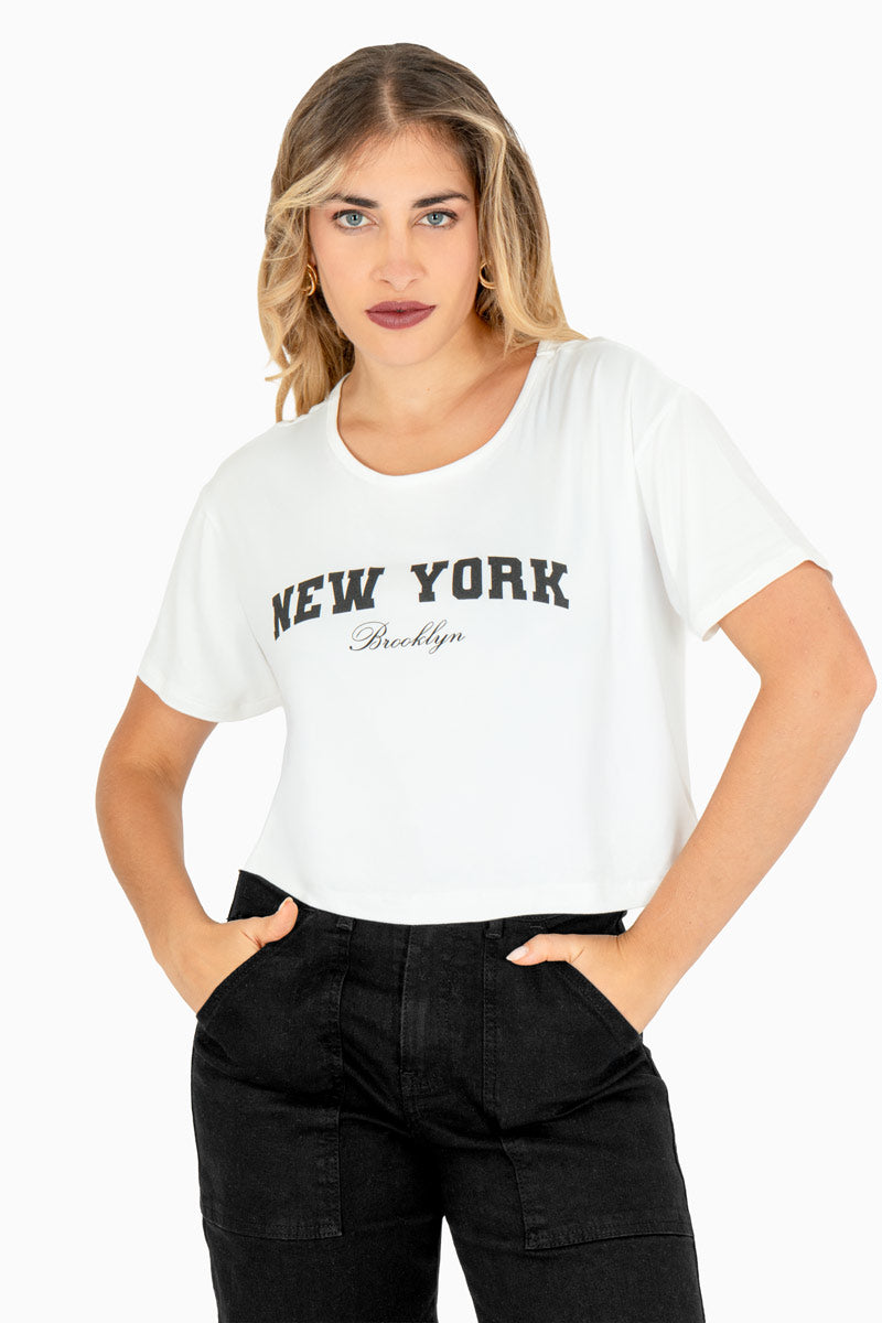 Playera corta con estampado "New york" y cuello redondo