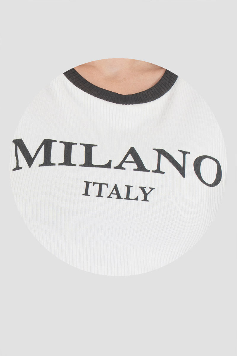 Playera con bies en contraste y estampado "Milano italy"