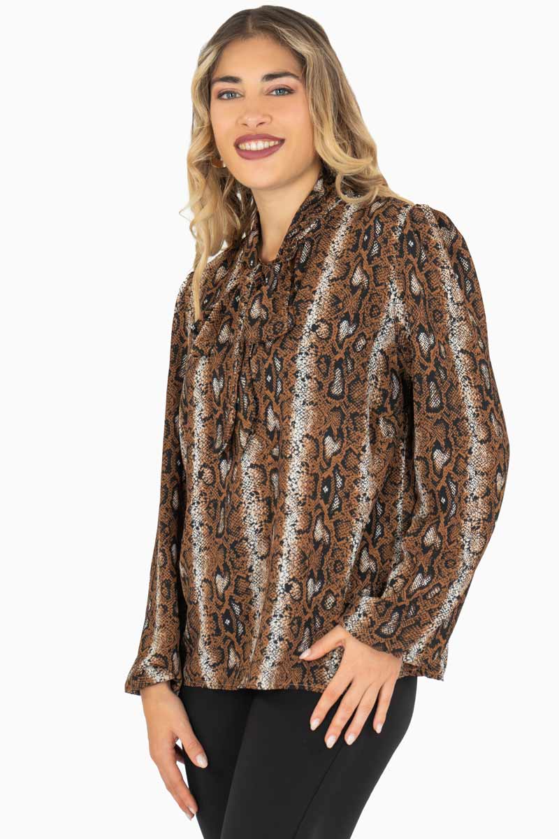 Blusa animal print manga larga y cinta en cuello
