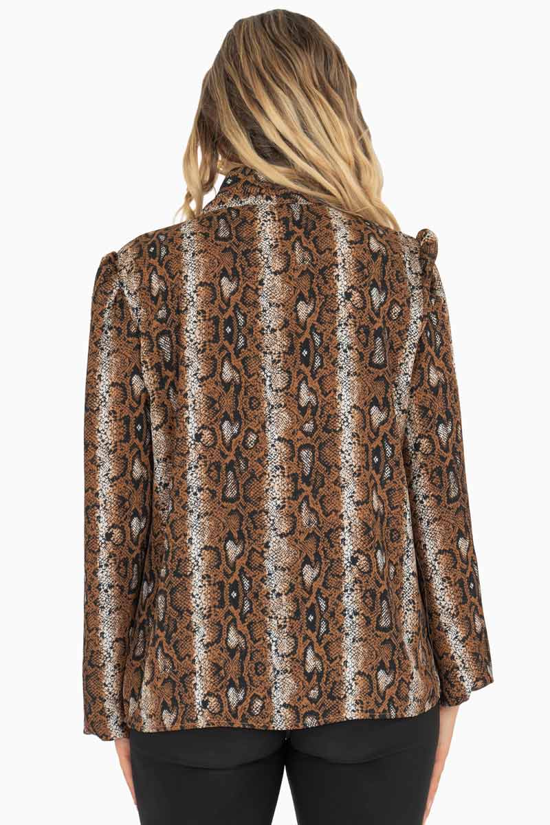 Blusa animal print manga larga y cinta en cuello
