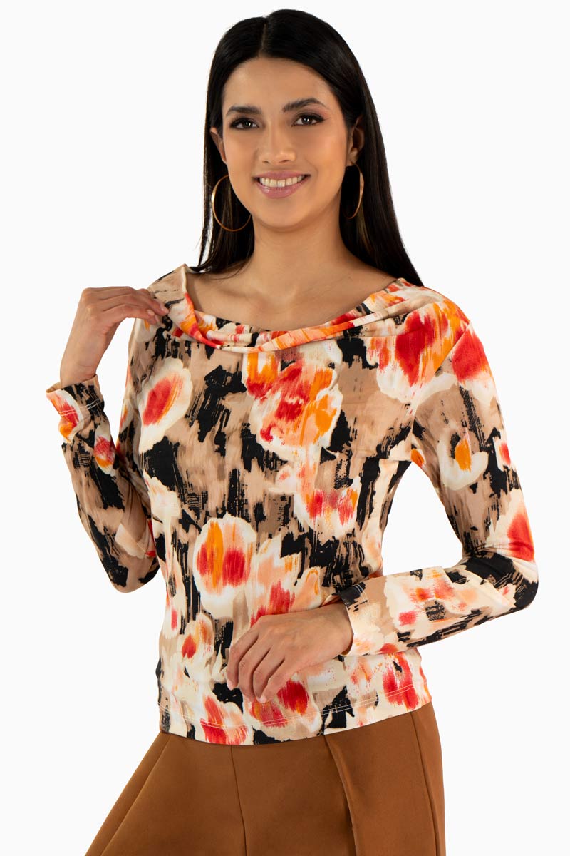 Blusa floral escote columpio manga larga