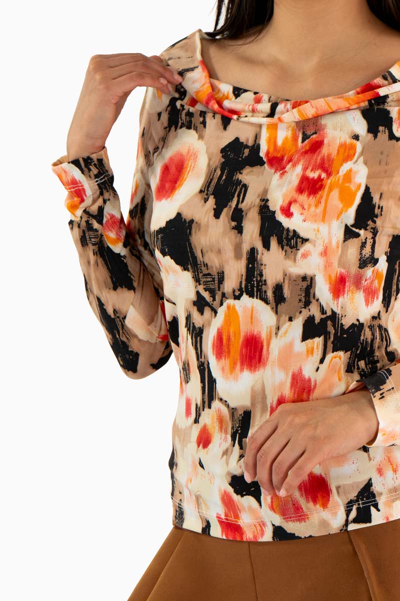 Blusa floral escote columpio manga larga