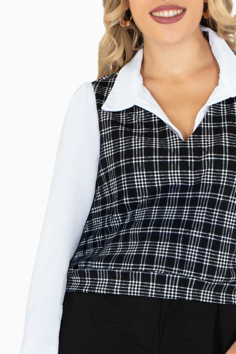 Blusa con estampado de cuadros y mangas largas lisas