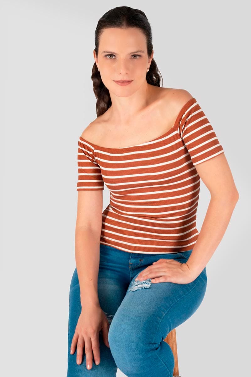 Blusa de rayas hombros descubiertos