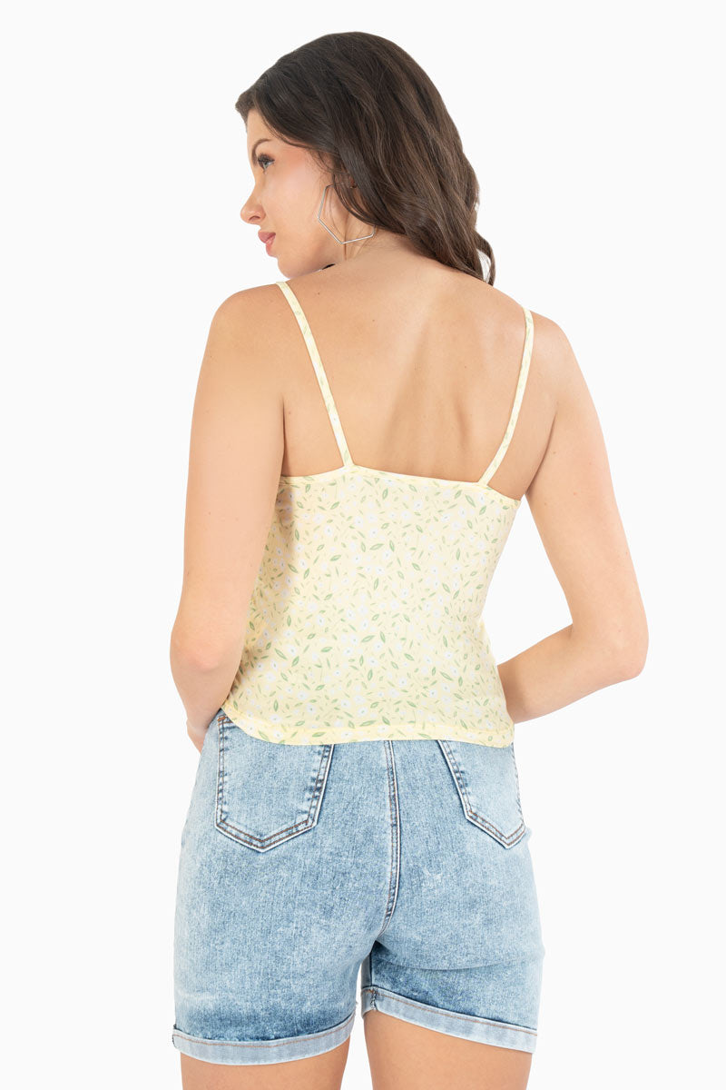 Playera floral de tirantes