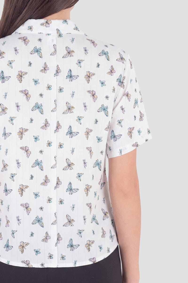 Camisa manga corta con mariposas