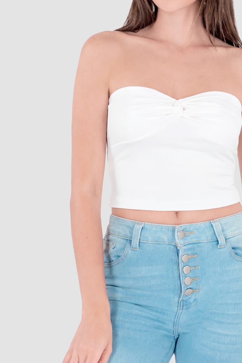 Blusa strapless con nudo delantero