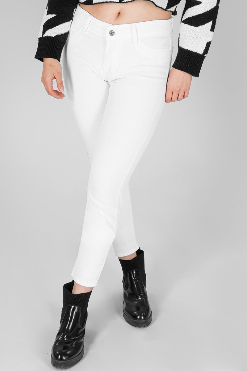 Jeans blanco tiro medio
