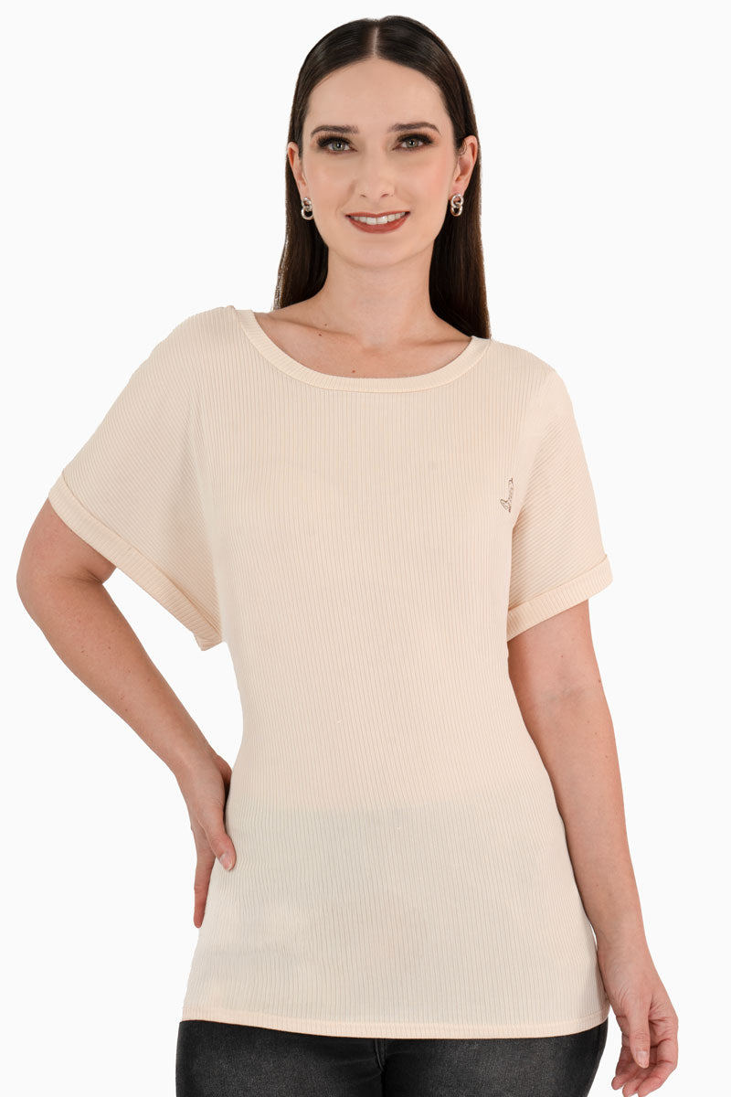 Playera con estampado de bota y manga corta