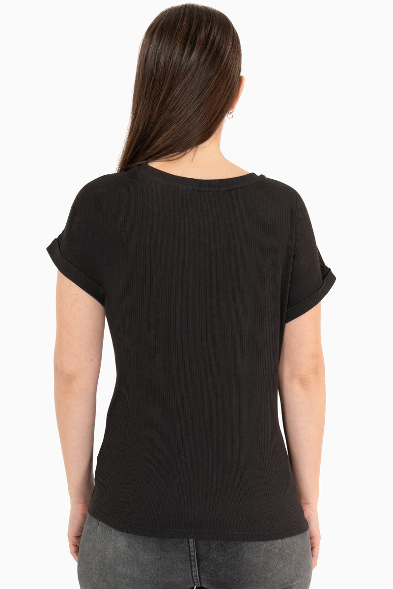 Playera con estampado de bota y manga corta