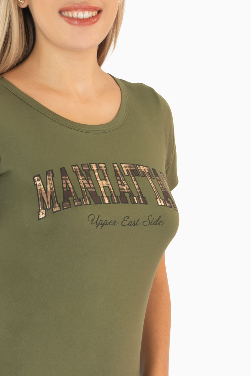 Playera manga corta con estampado "Manhatttan"