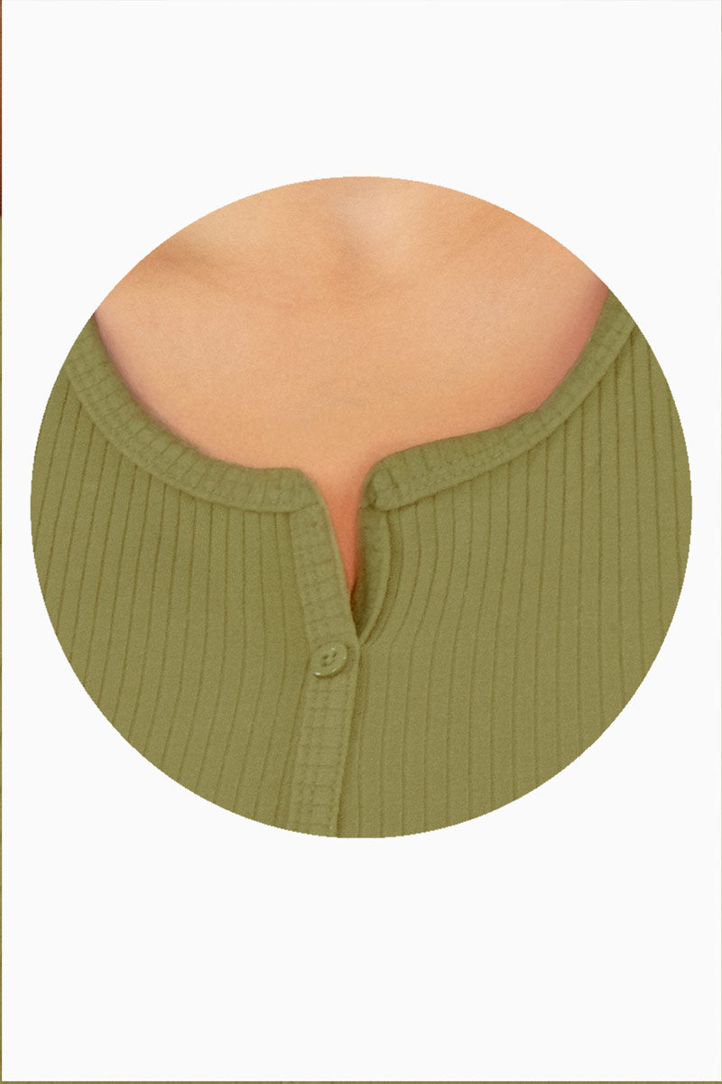 Playera lisa escote redondo con aletilla