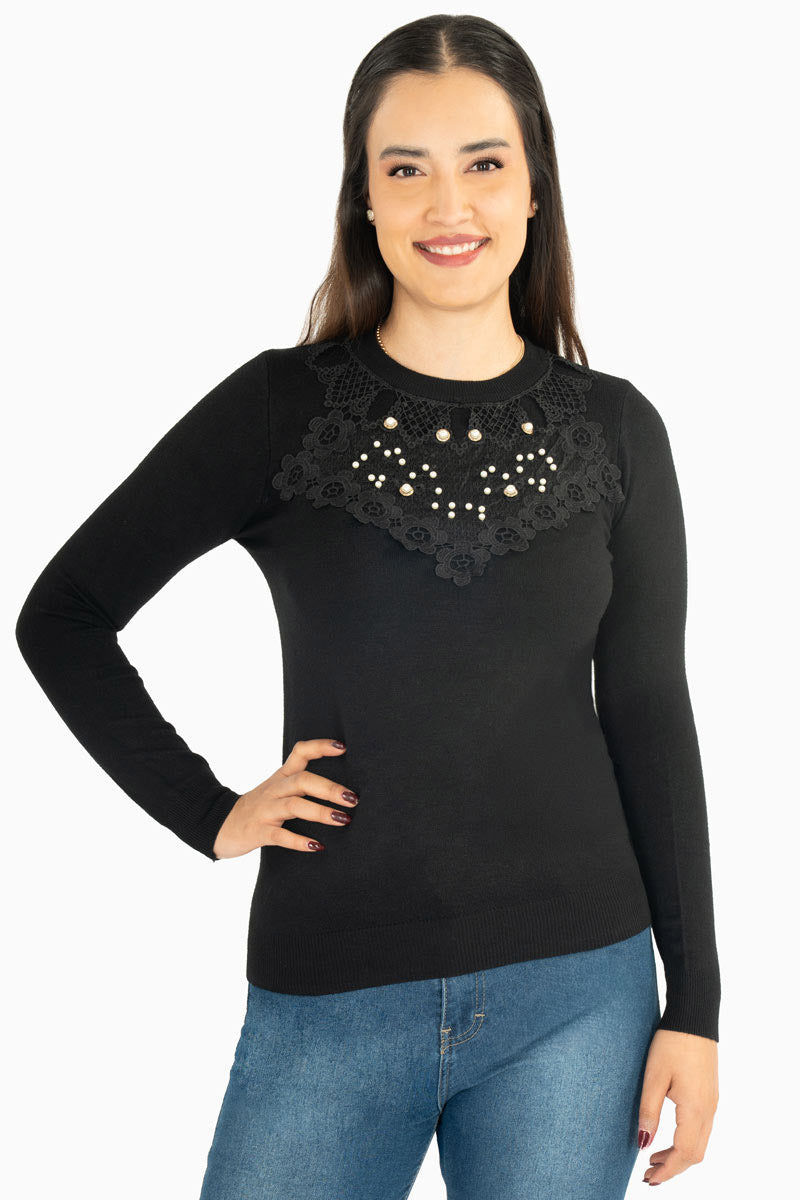 Suéter escote con aplicación de crochet y perlas