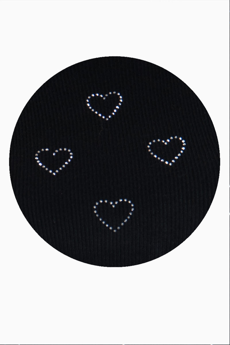 Suéter con estampad de corazones y cuello alto