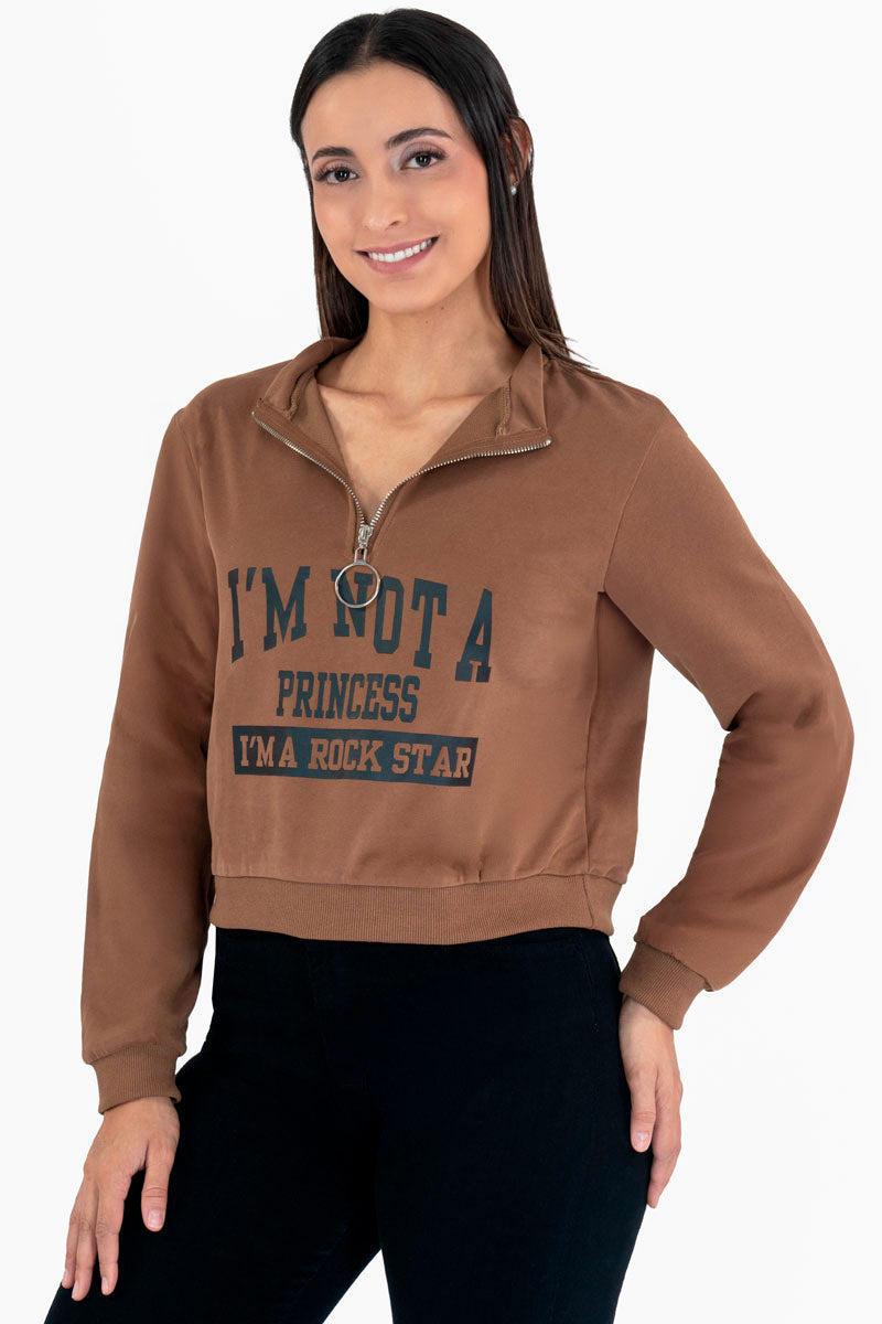 Sudadera con cierre y estampado en pecho