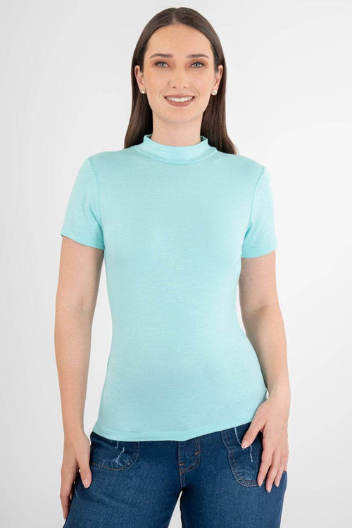 Playera lisa cuello ruso y manga corta