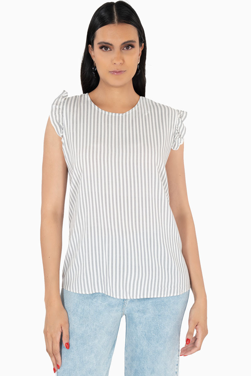 Blusa de rayas con escarola en hombro