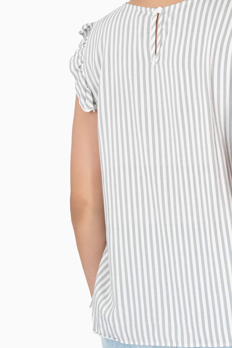 Blusa de rayas con escarola en hombro