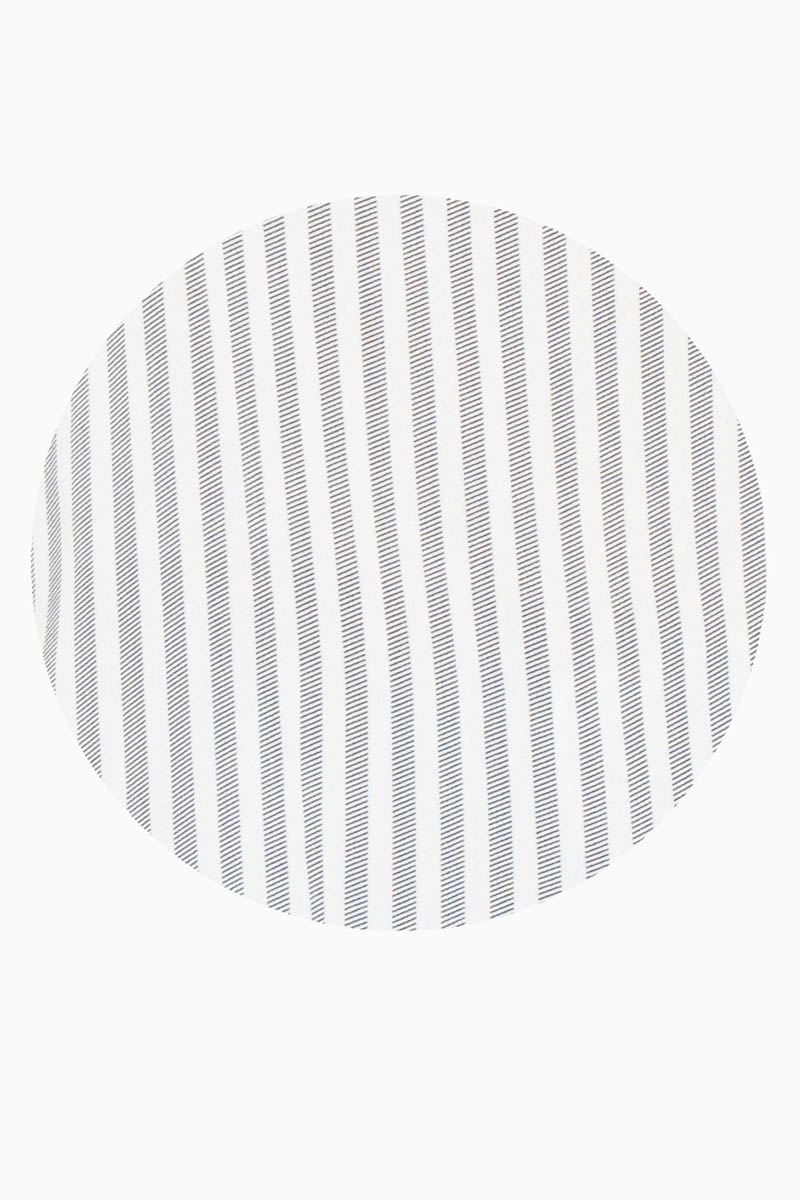 Blusa de rayas con escarola en hombro