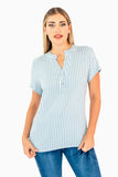Blusa de rayas escote v con botones