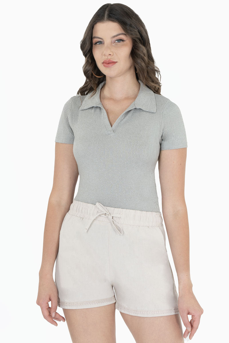 Short con resorte, jareta y detalle en dobladillo